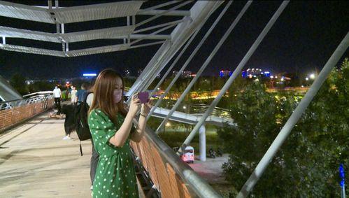 天桥网红,街头艺术与网络热度的完美融合