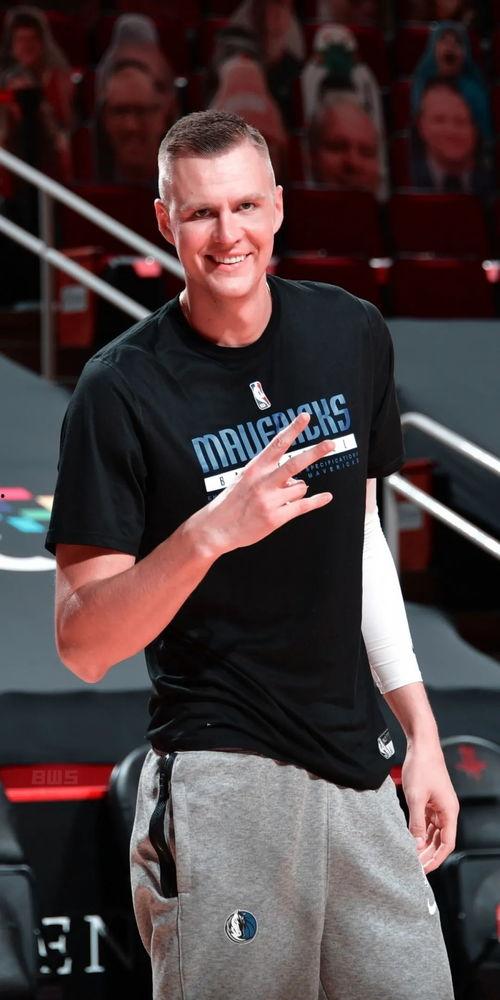 帅的篮球明星,揭秘帅气的篮球巨星风采